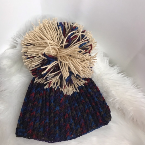 Giant PomPom Beanie - Picture 2 of 7